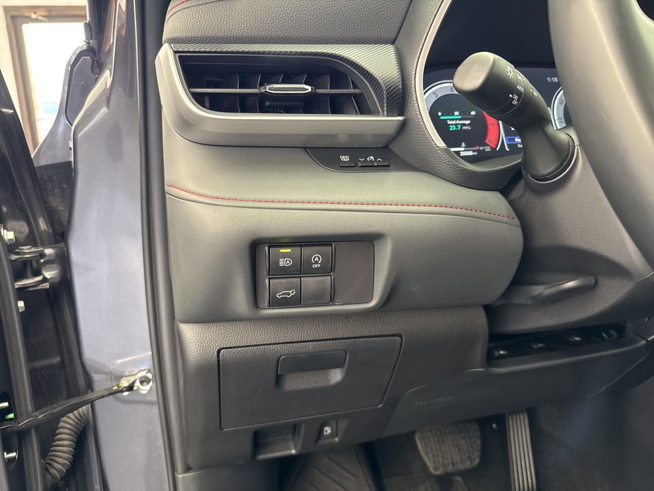 Used 2025 Toyota Highlander XSE image 34