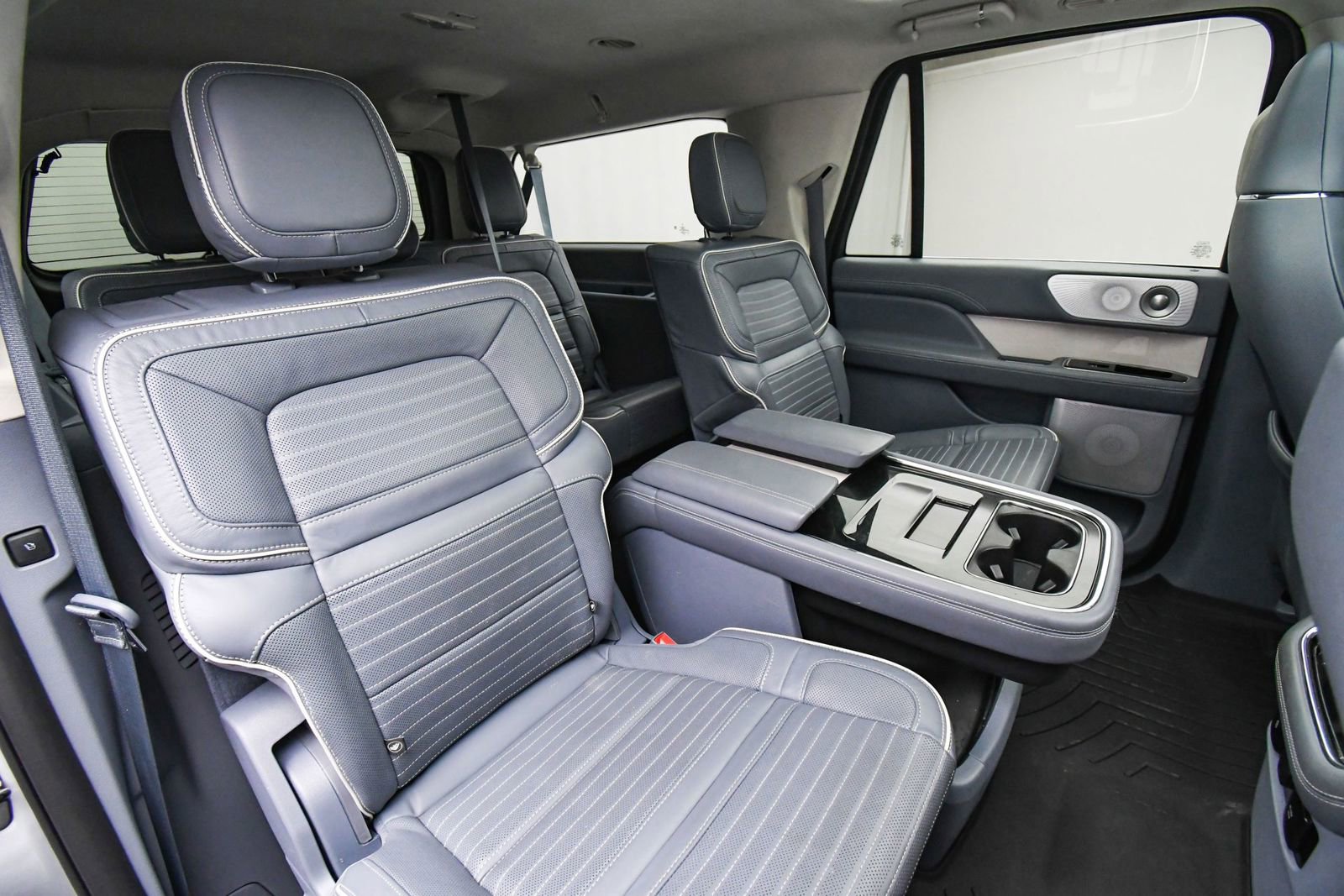 Used 2024 Lincoln Navigator L Black Label image 54