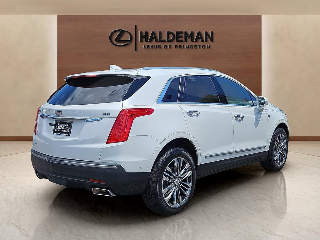 Used 2018 Cadillac XT5 Premium Luxury w/ Driver Assist Package AWD/4WD image 6