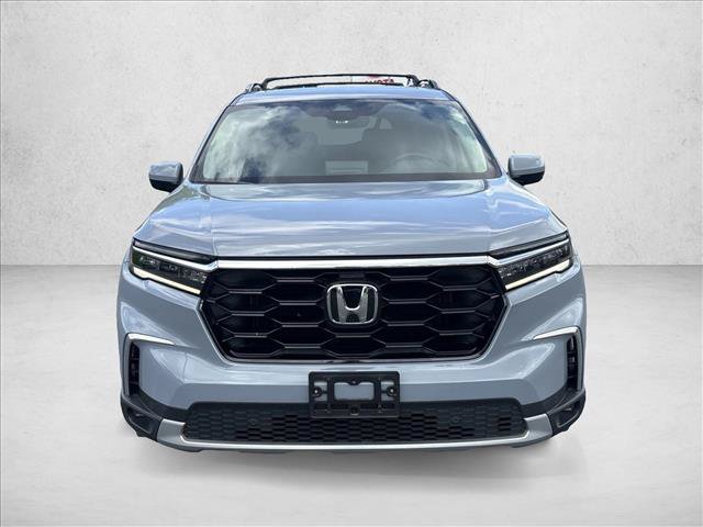 Used 2025 Honda Pilot Touring video 2