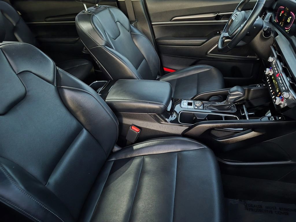 Certified 2025 Kia Telluride S image 19