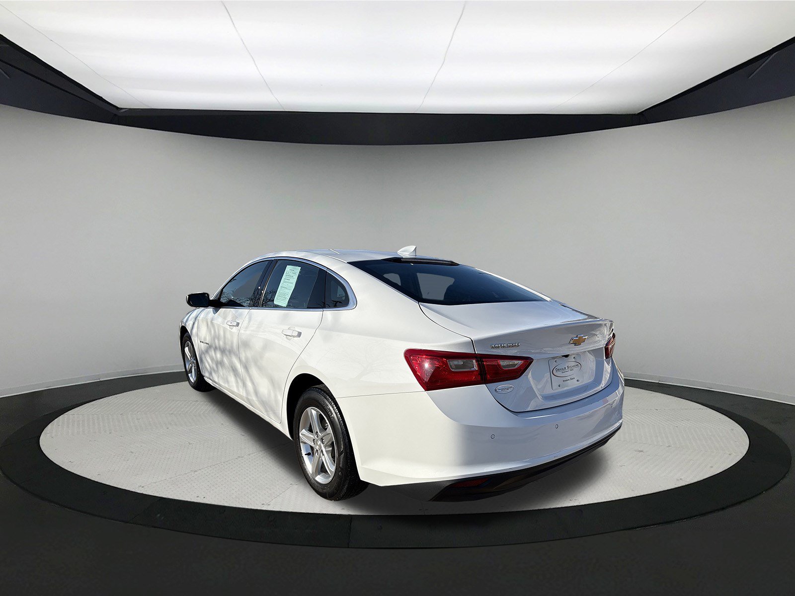 Used 2024 Chevrolet Malibu LT FWD image 3