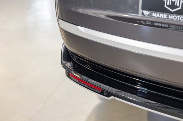 Used 2023 Land Rover Range Rover Long Wheelbase Autobiography image 18