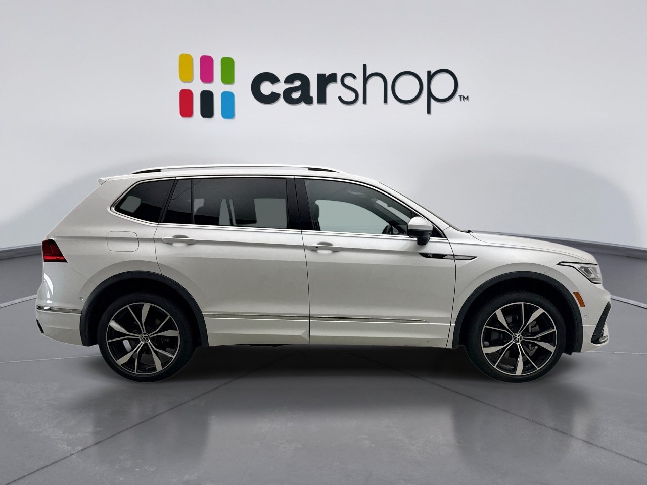 Used 2023 Volkswagen Tiguan SEL R-Line AWD/4WD image 6