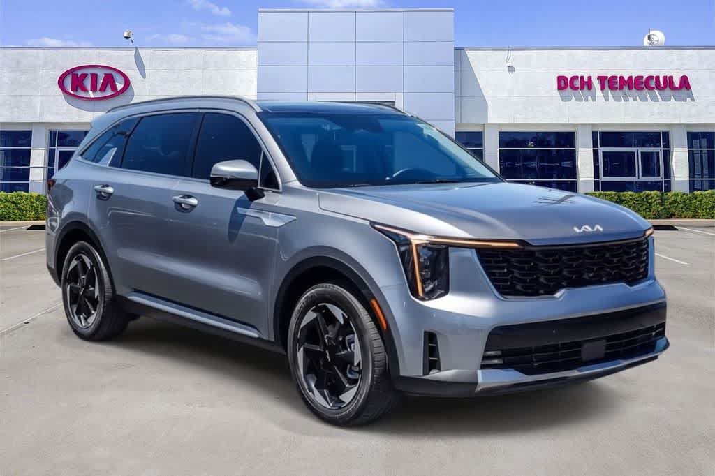 Certified 2025 Kia Sorento EX AWD/4WD image 3