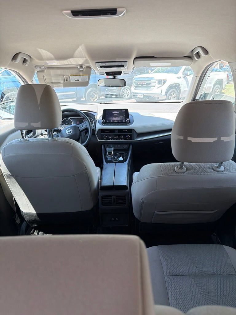Used 2025 Nissan Rogue SV AWD/4WD image 18