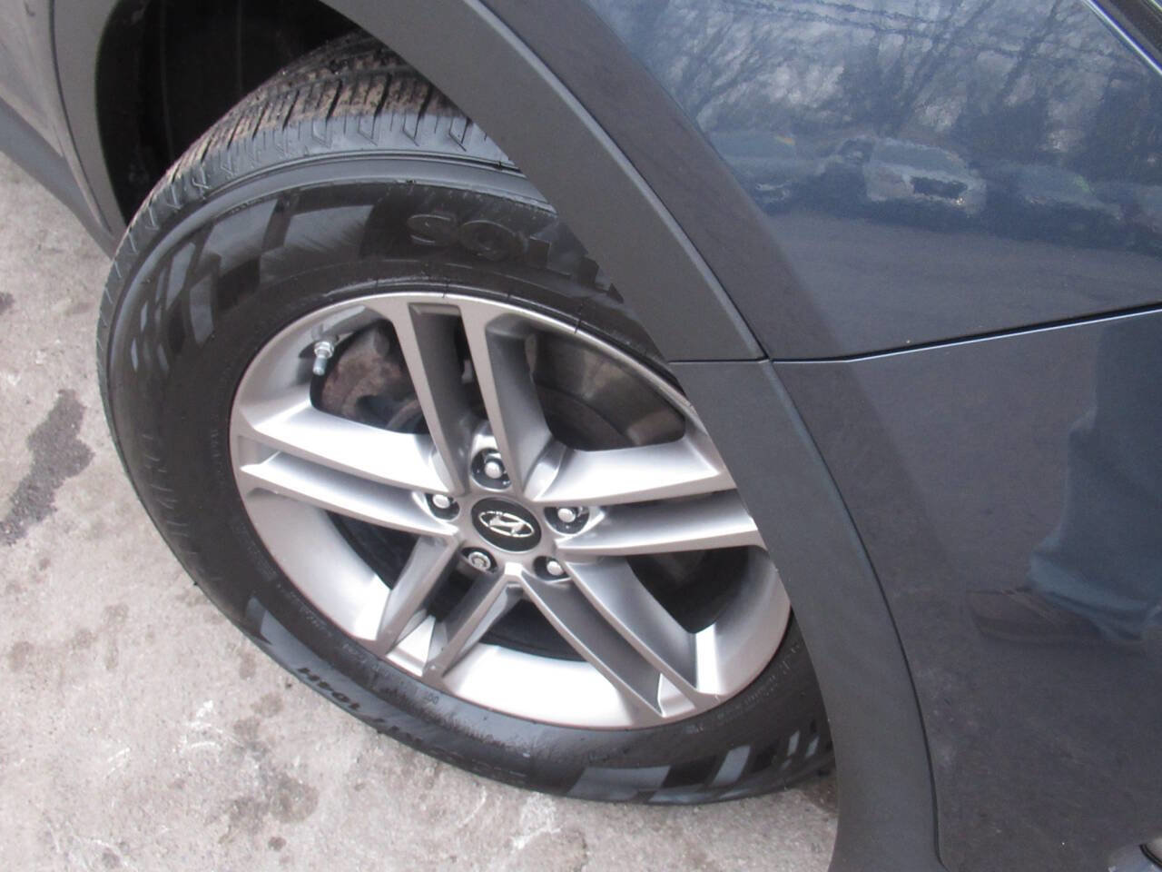 Used 2017 Hyundai Santa Fe Sport image 4