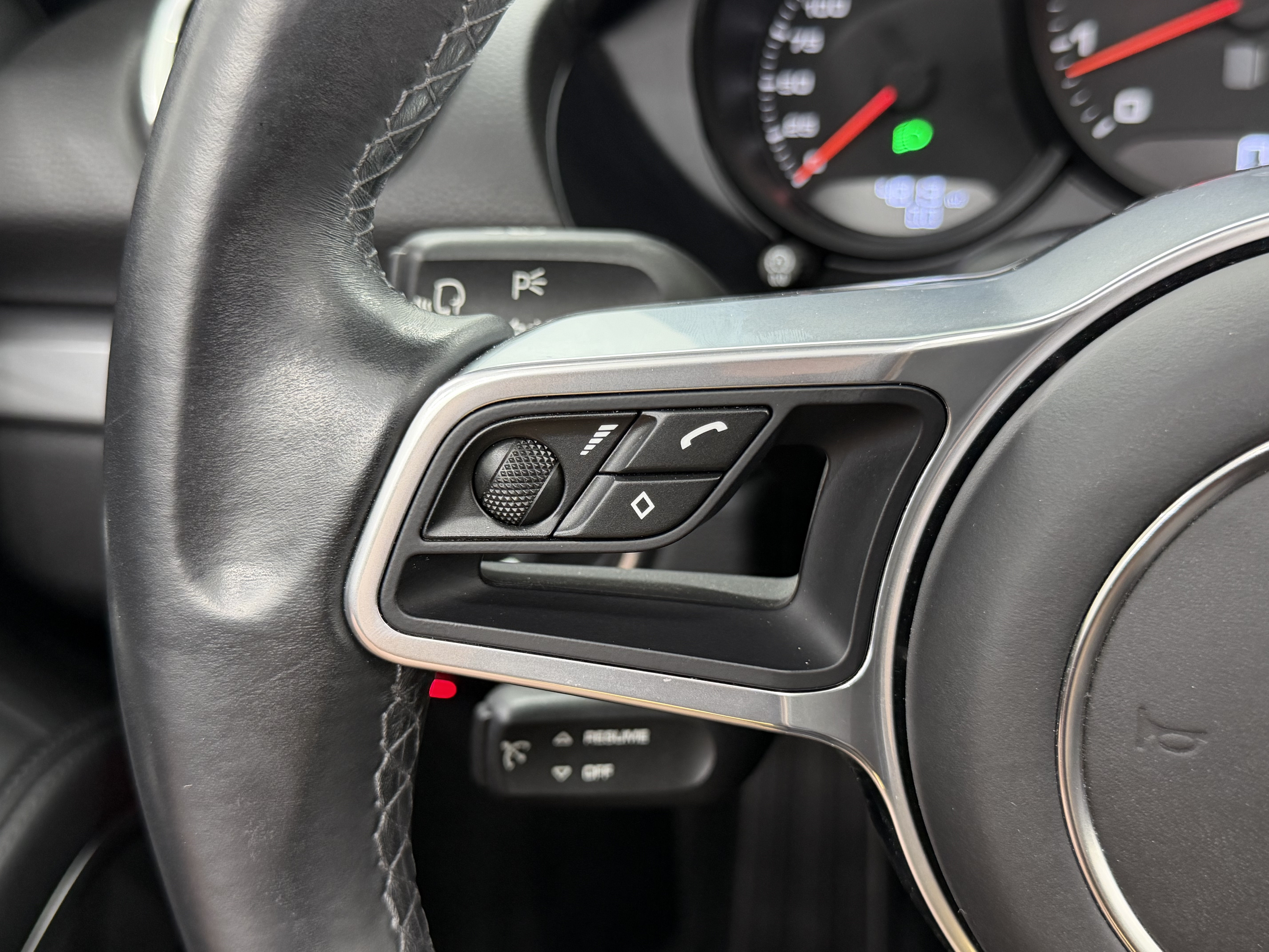 Used 2024 Porsche 718 Boxster GTS RWD image 47
