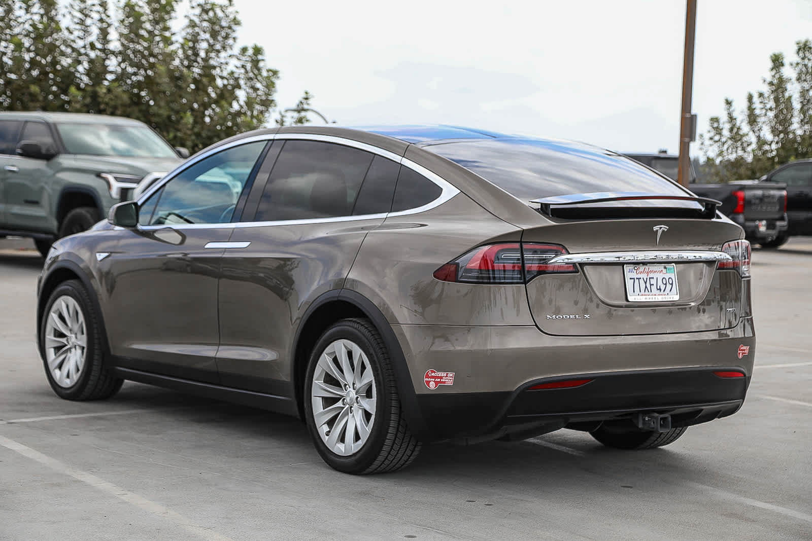 Used 2016 Tesla Model X 75D AWD/4WD image 7