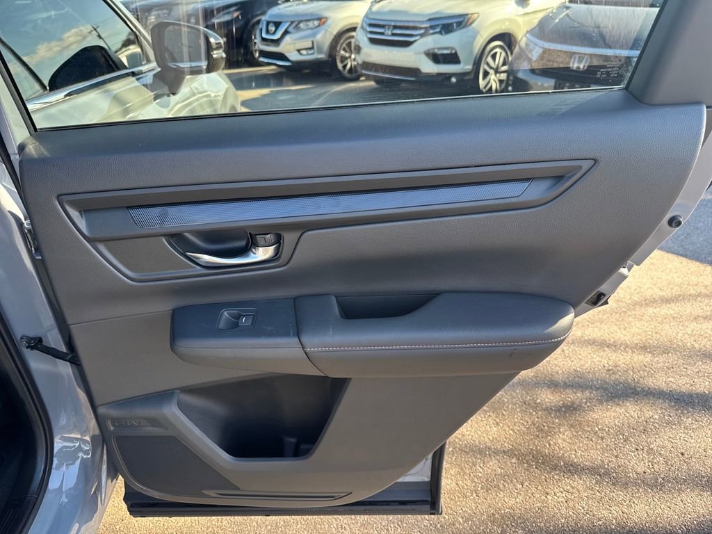 Used 2025 Honda CR-V Sport image 45