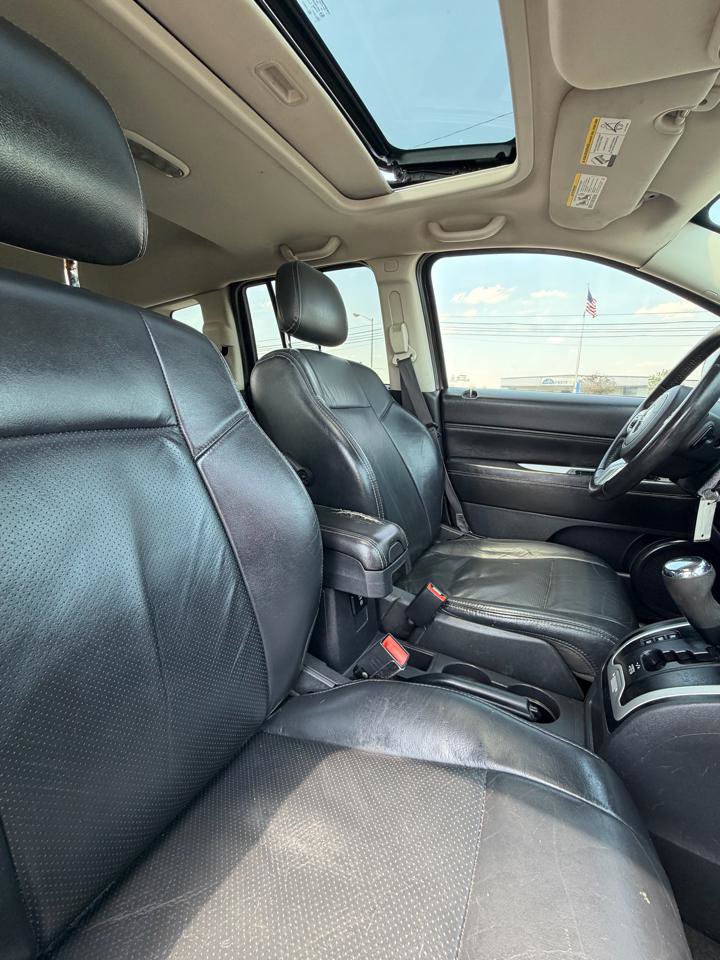 Used 2017 Jeep Compass High Altitude FWD image 39