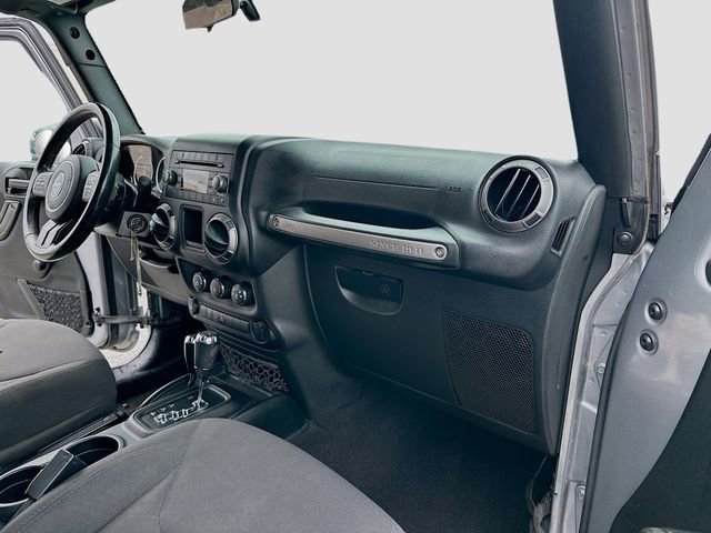 Used 2018 Jeep Wrangler Unlimited Sport w/ Connectivity Group image 21