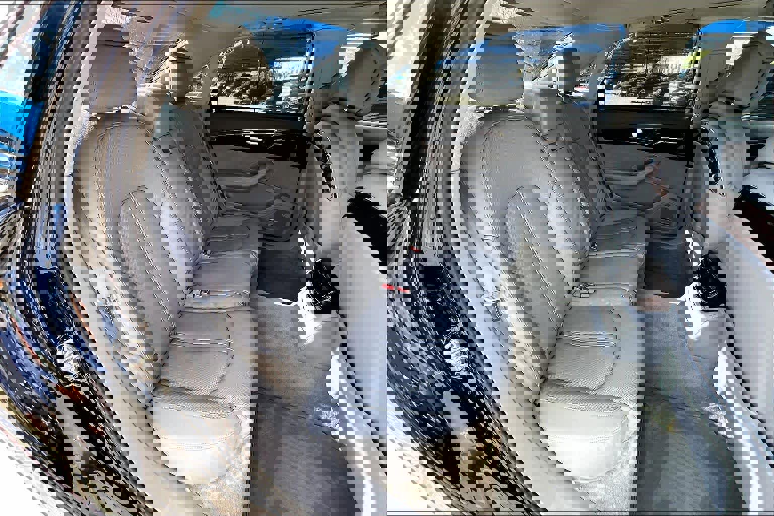 Used 2014 Audi A8 L 3.0T w/ Premium Package image 19