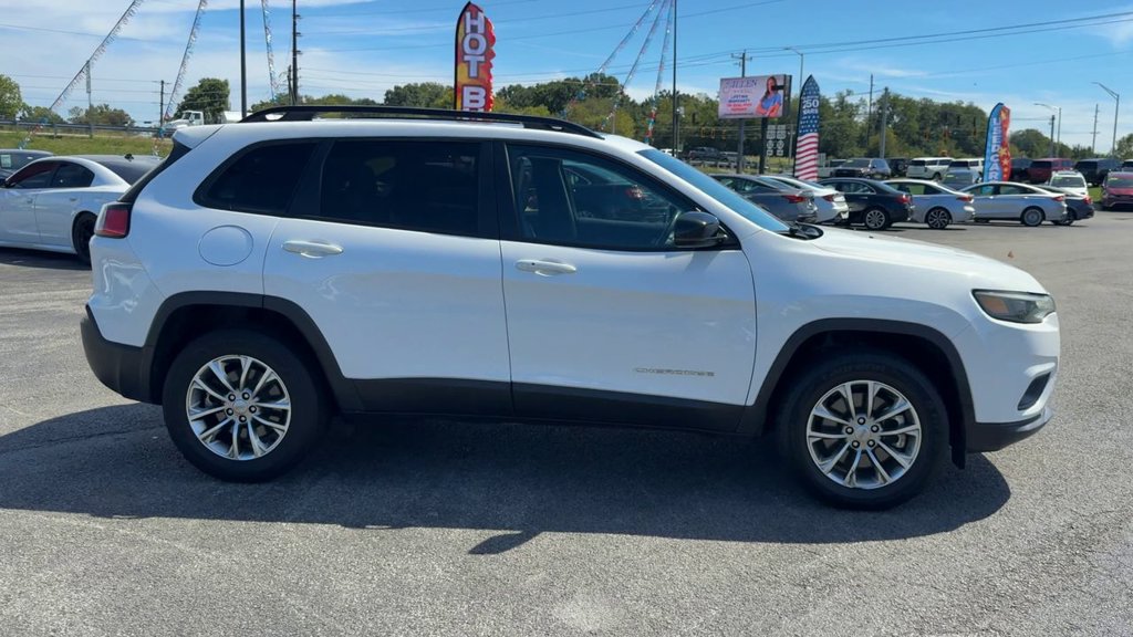 Used 2022 Jeep Cherokee Latitude Lux w/ Sun & Sound Group AWD/4WD image 8