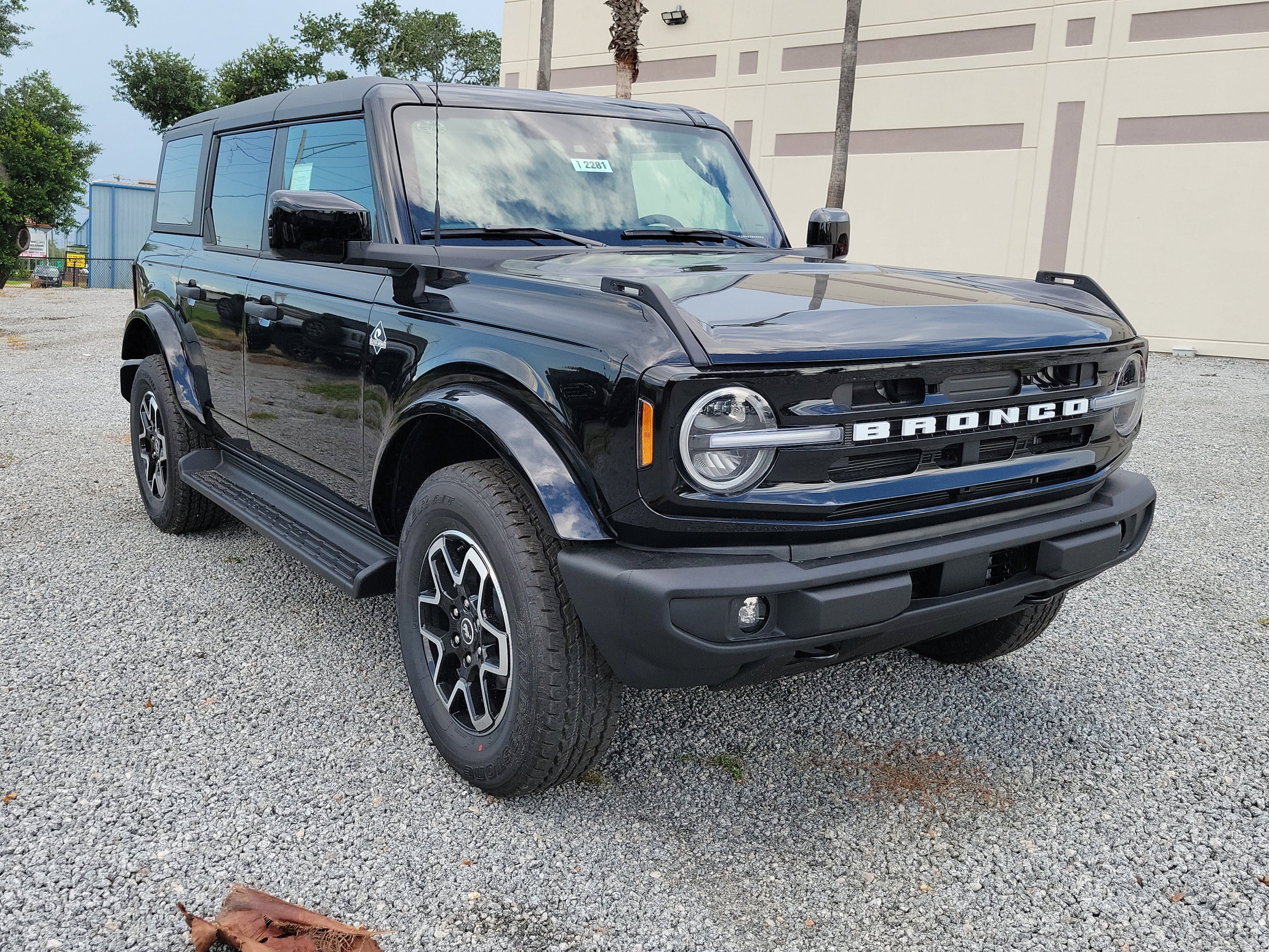 New 2026 Ford Bronco Outer Banks AWD/4WD image 2