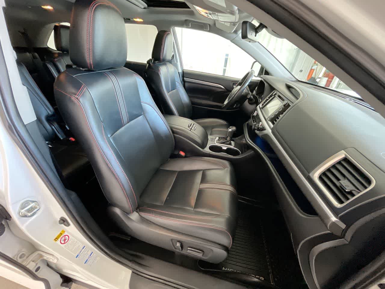 Certified 2019 Toyota Highlander SE AWD/4WD image 26