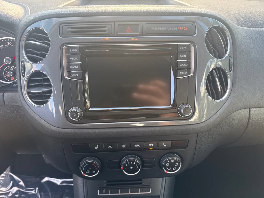 Used 2017 Volkswagen Tiguan S FWD image 26