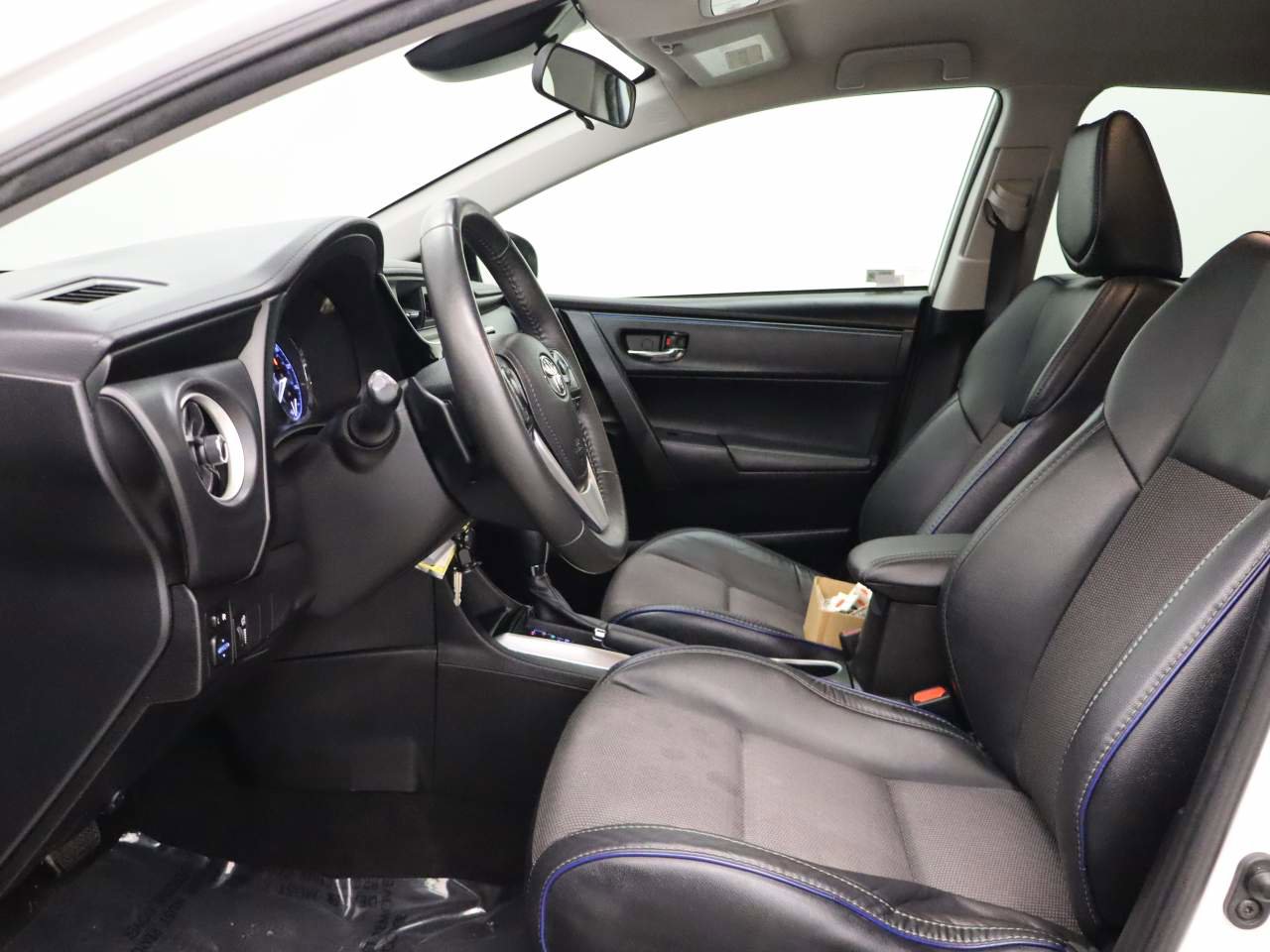 Used 2017 Toyota Corolla SE w/ Carpet Mat Package (TMS) image 15