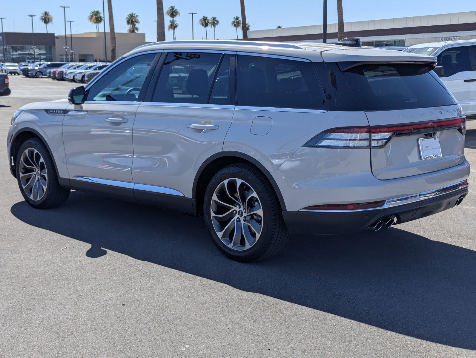 Certified 2025 Lincoln Aviator Reserve w/ Illumination Package RWD image 4
