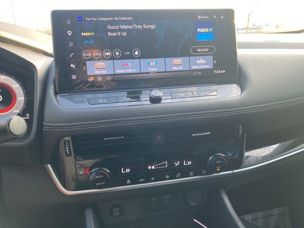 Used 2024 Nissan Rogue SL image 29