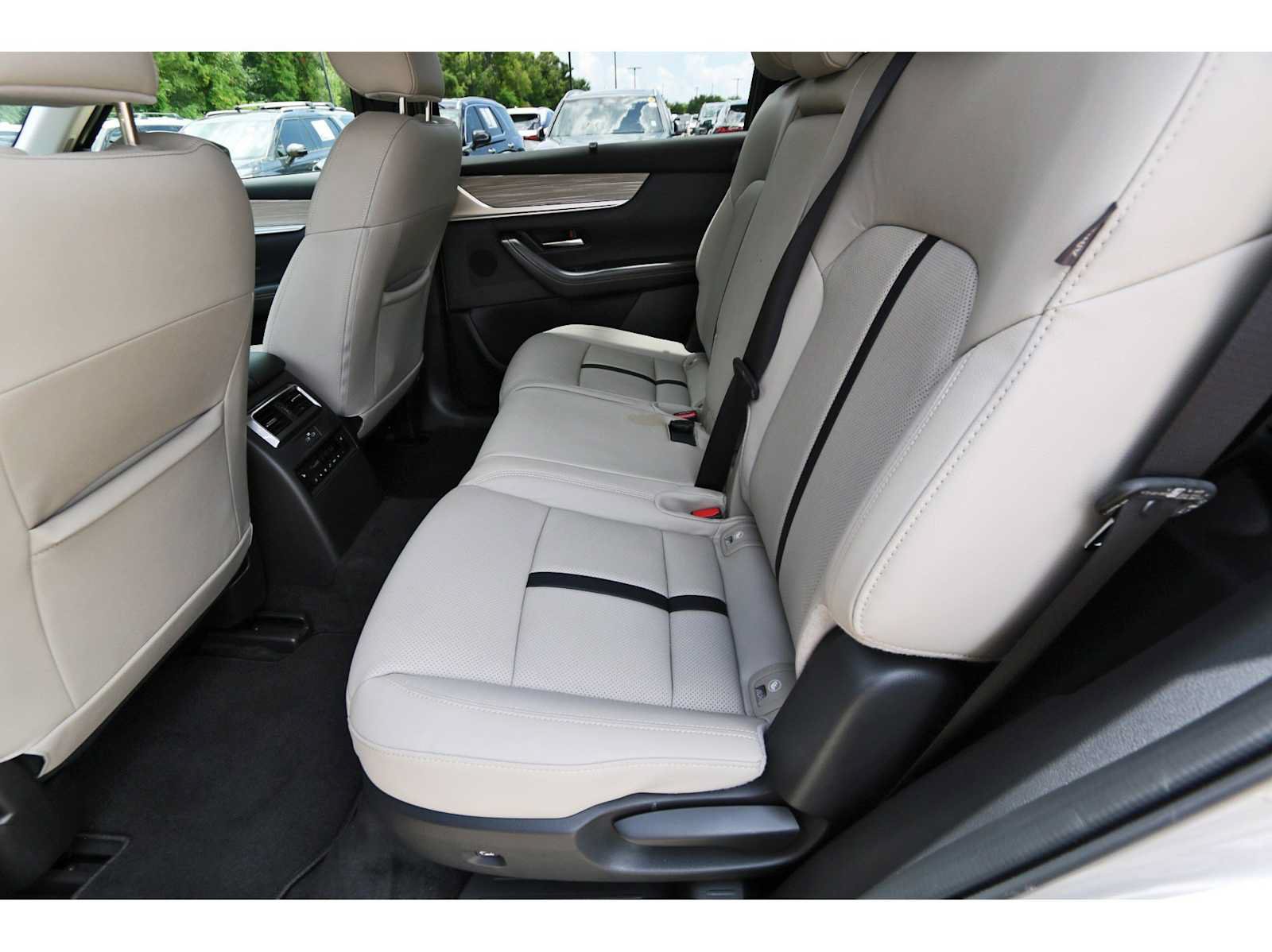 Used 2026 MAZDA CX-90 3.3 Turbo w/ Preferred Package AWD/4WD image 12