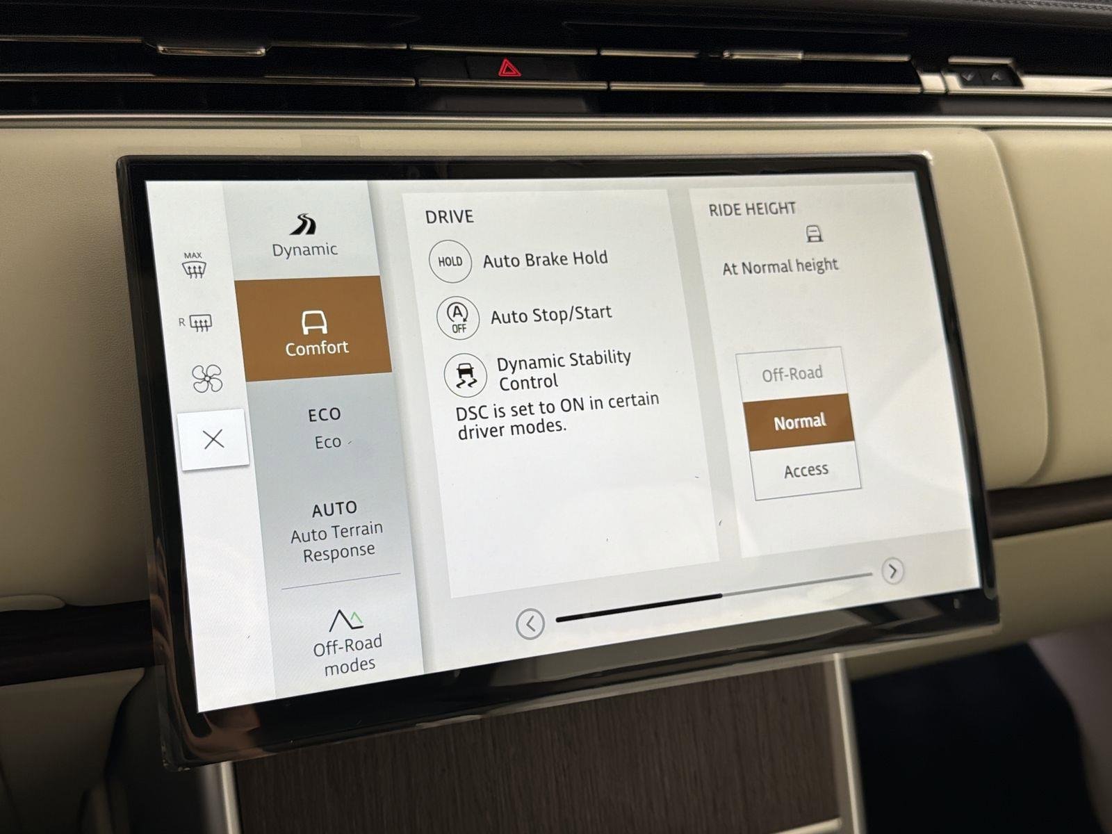 New 2025 Land Rover Range Rover SE image 19