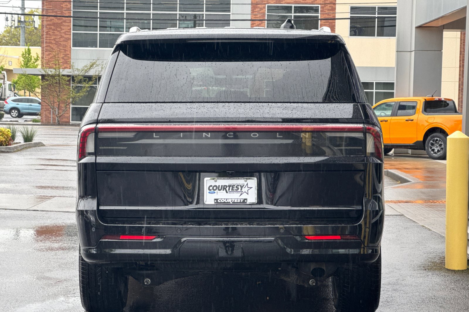 Used 2025 Lincoln Navigator Reserve image 5
