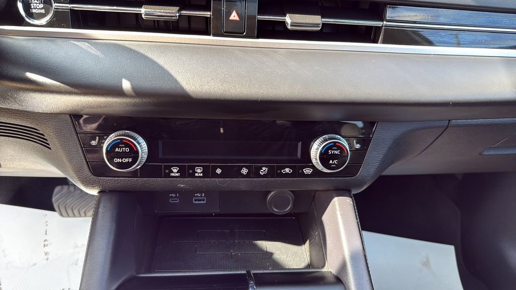 Used 2023 Mitsubishi Outlander SE Black Edition image 28