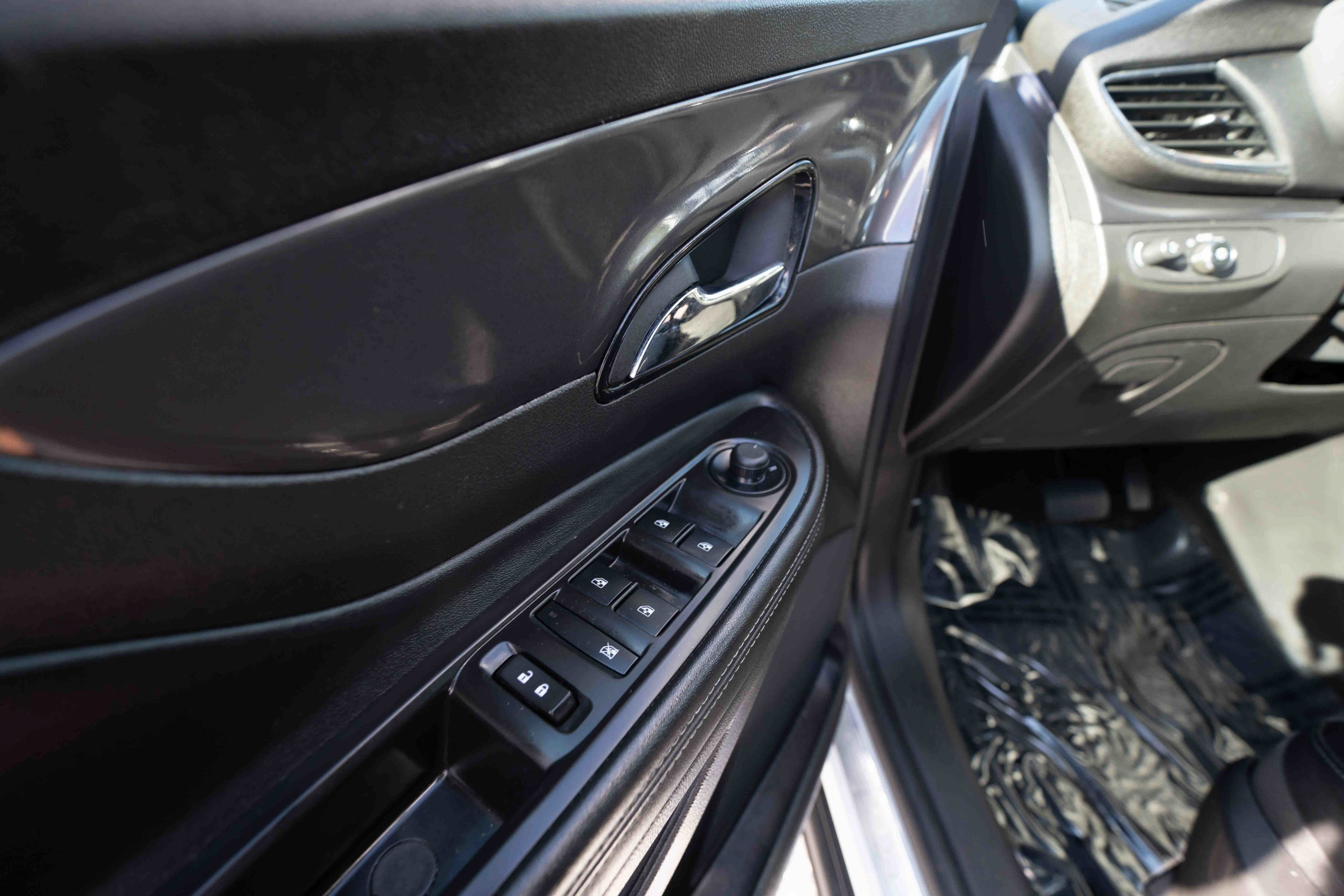 Used 2019 Buick Encore Preferred w/ Safety Package FWD image 7