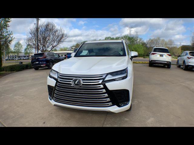 Used 2024 Lexus LX 600 4WD w/ Luxury Package image 3