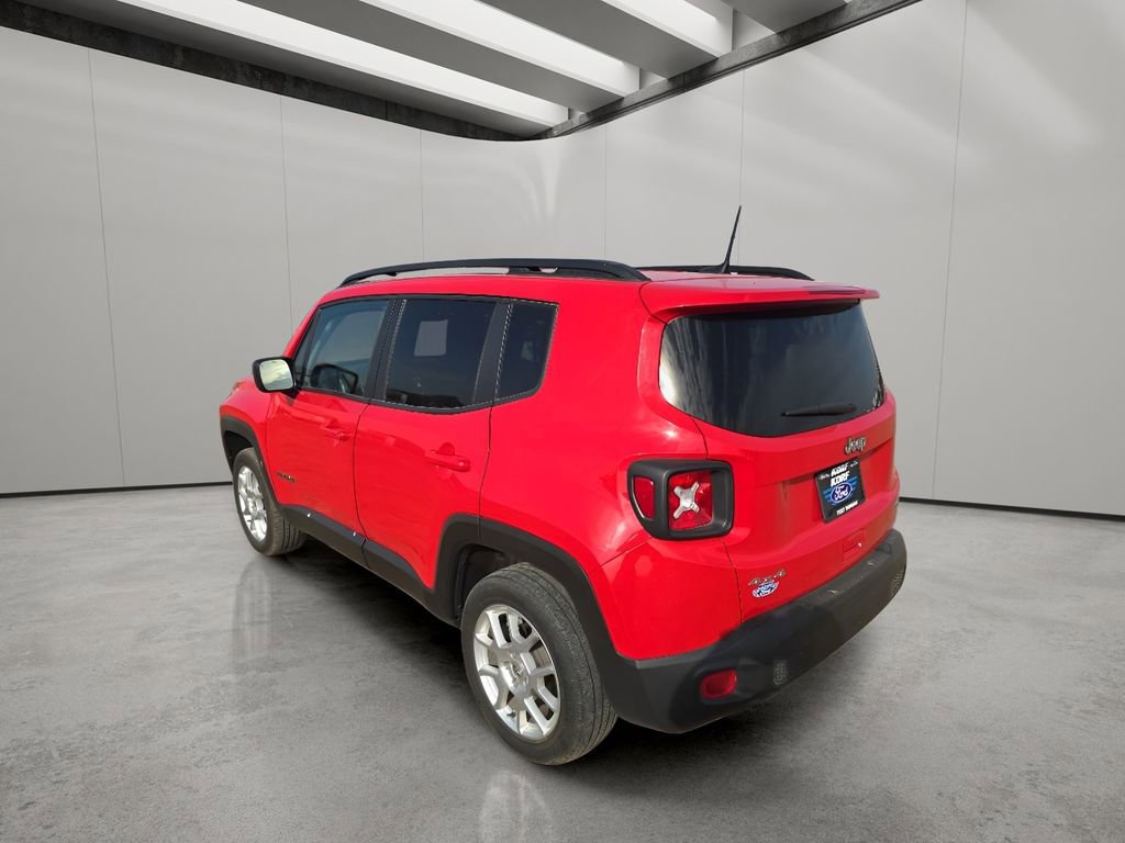 Used 2022 Jeep Renegade Latitude w/ Convenience Group AWD/4WD image 3