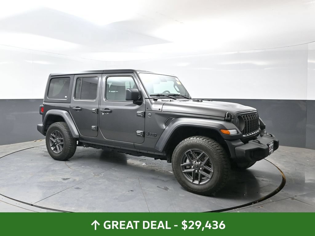 Used 2025 Jeep Wrangler Unlimited Sport AWD/4WD image 4