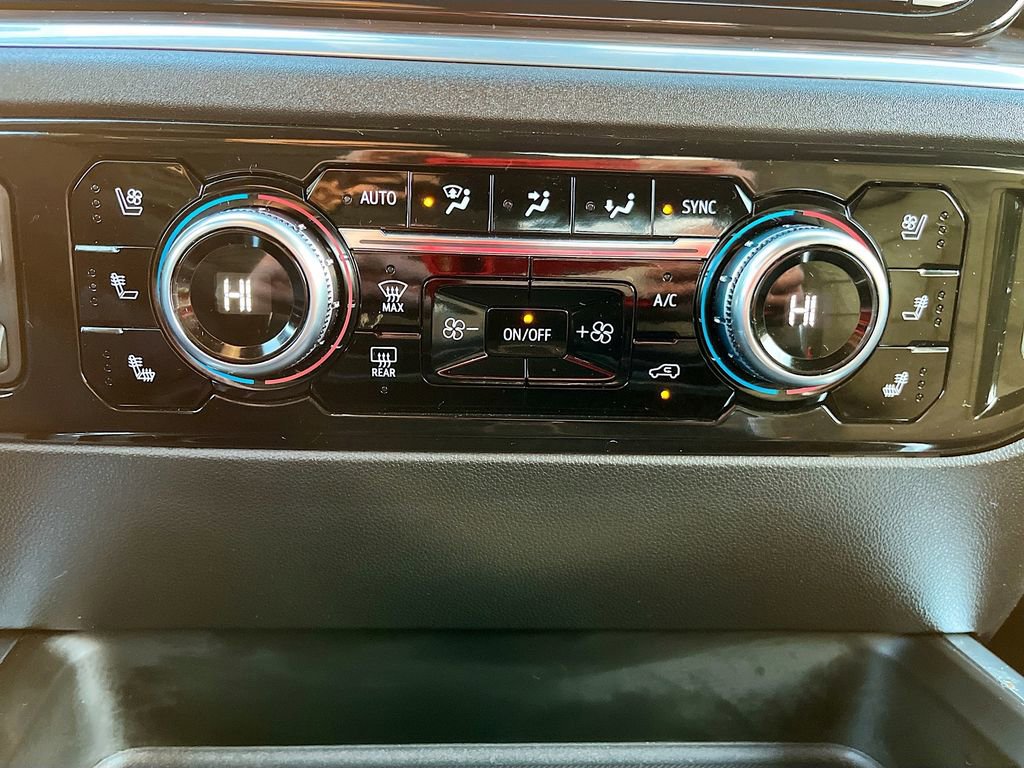 Used 2025 GMC Sierra 2500 SLT w/ SLT Premium Package image 16