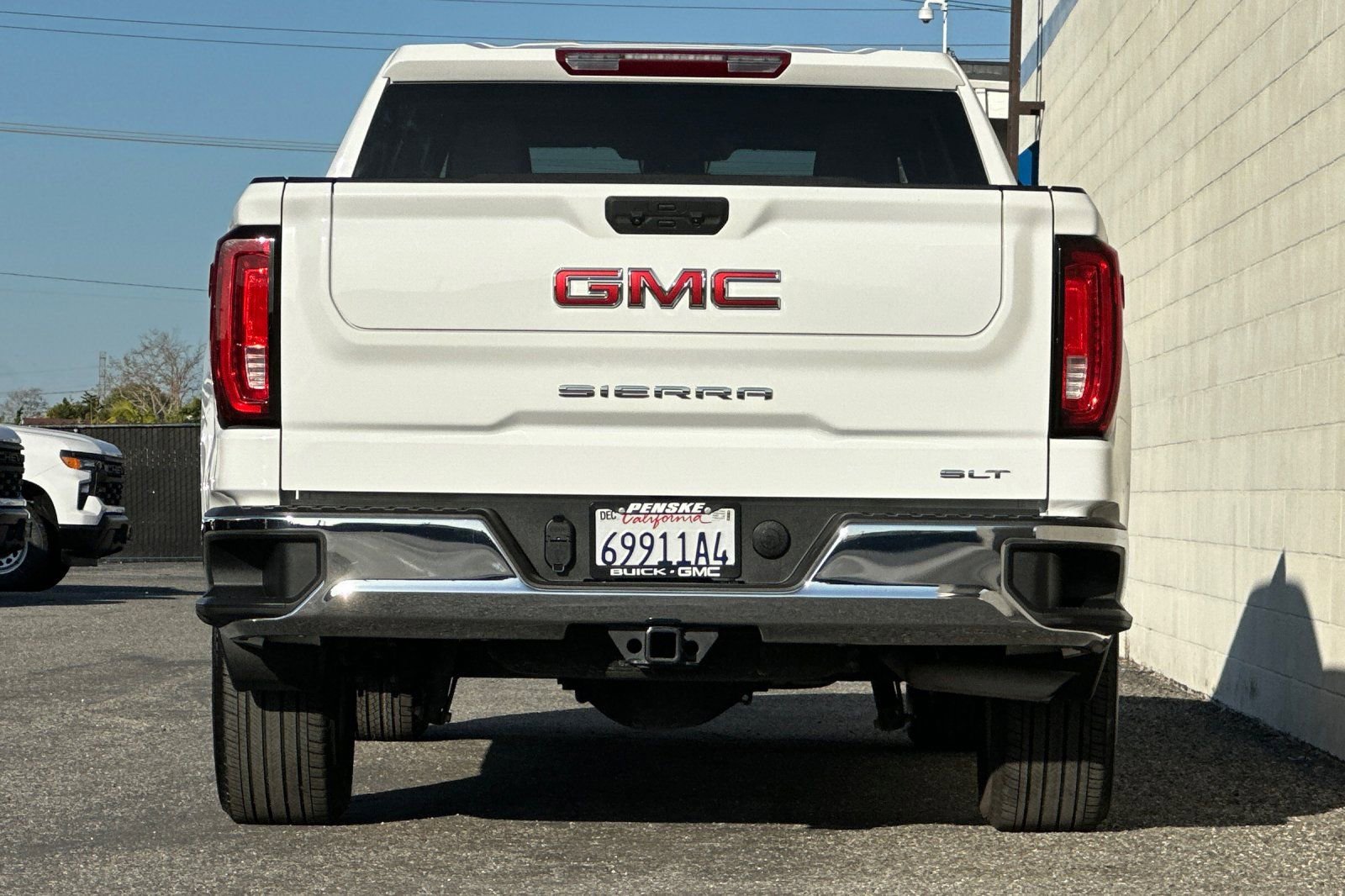 Certified 2025 GMC Sierra 1500 SLT image 5