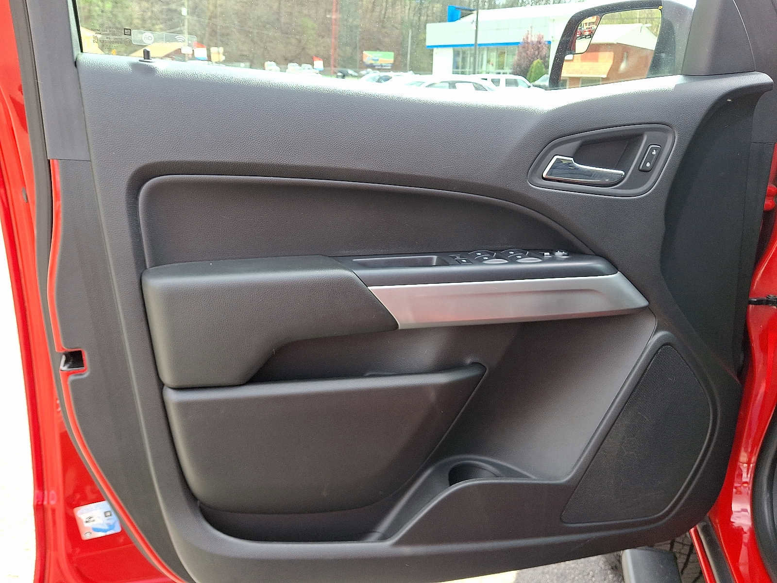 Used 2019 Chevrolet Colorado LT w/ Colorado RST Special Edition image 12