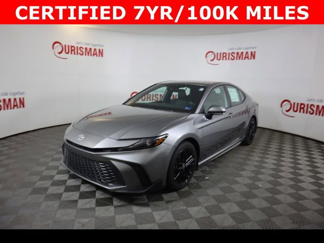 Used 2025 Toyota Camry SE FWD image 3
