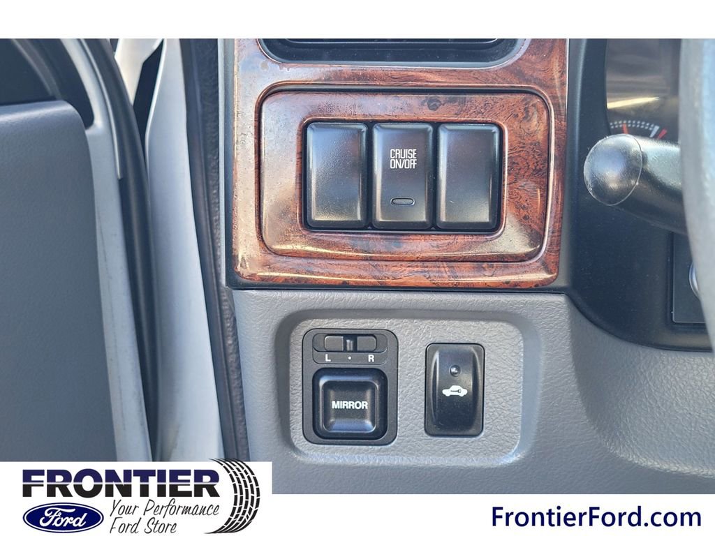 Used 2000 Isuzu Rodeo LS image 16