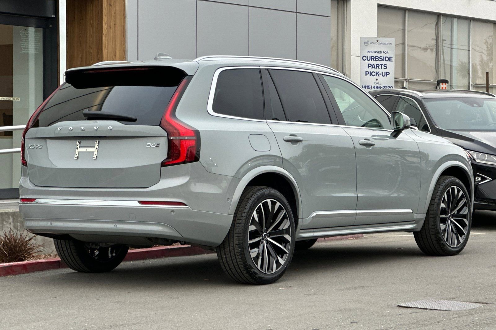 New 2026 Volvo XC90 B6 Ultra w/ Protection Package image 2
