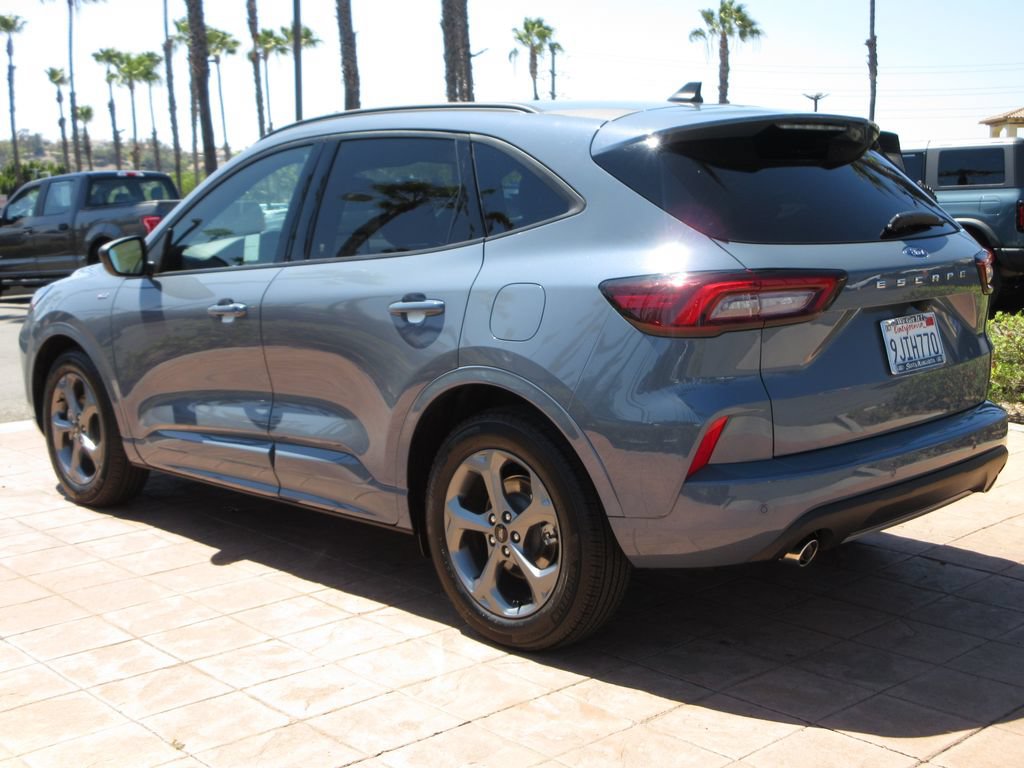 Certified 2023 Ford Escape ST-Line w/ Tech Pack #1 FWD image 2