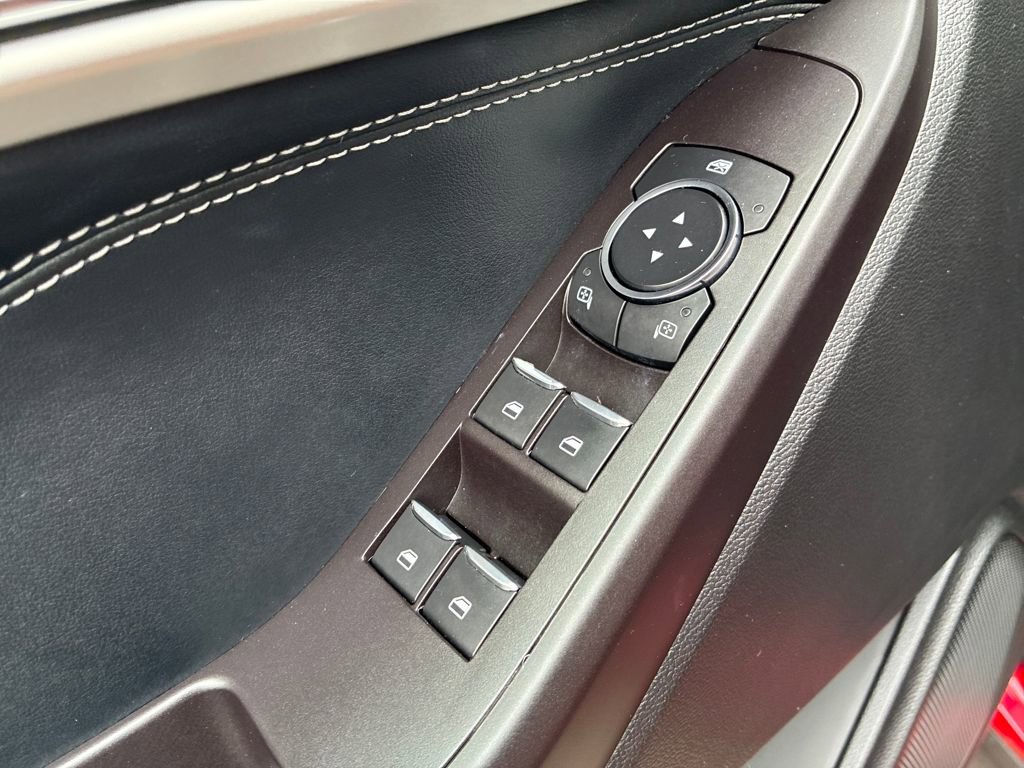 Used 2020 Ford Explorer XLT w/ Equipment Group 202A image 12