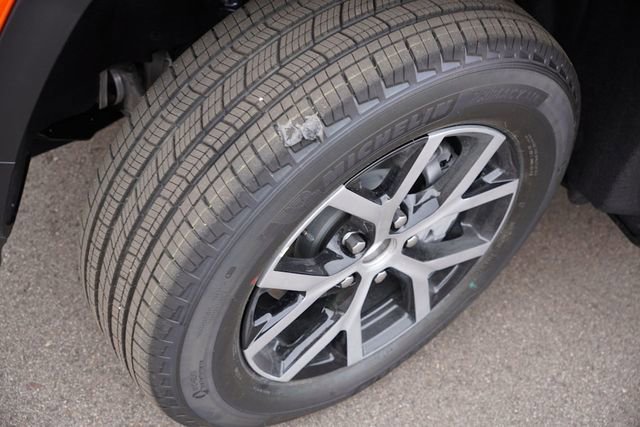 New 2025 Jeep Grand Cherokee Limited w/ Trailer Tow Package image 9