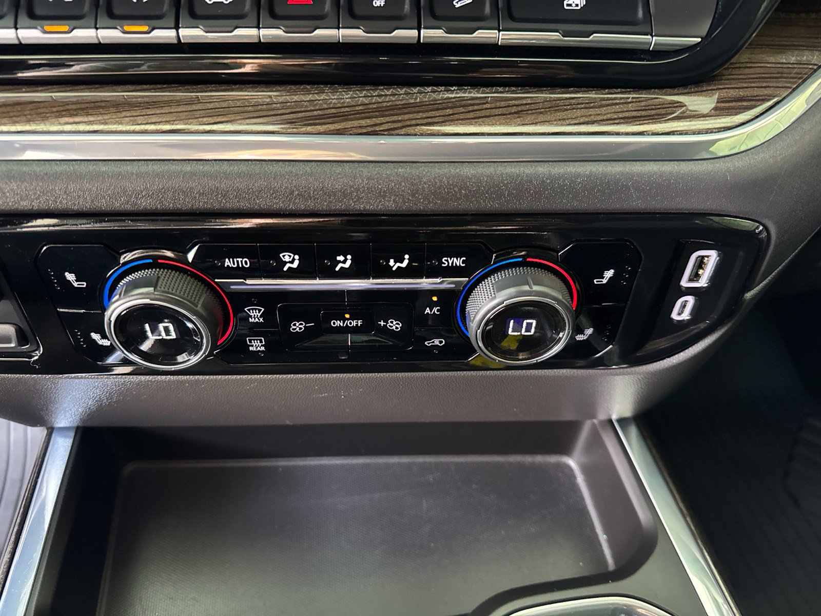 Used 2024 Chevrolet Silverado 1500 LT Trail Boss w/ Convenience Package II AWD/4WD image 30