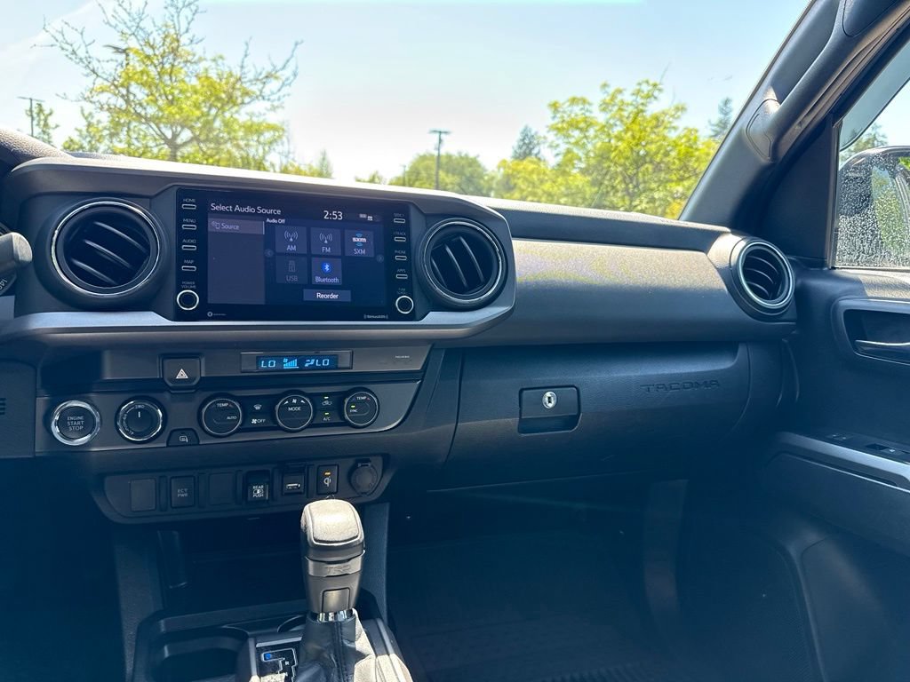 Used 2022 Toyota Tacoma TRD Off-Road AWD/4WD image 25