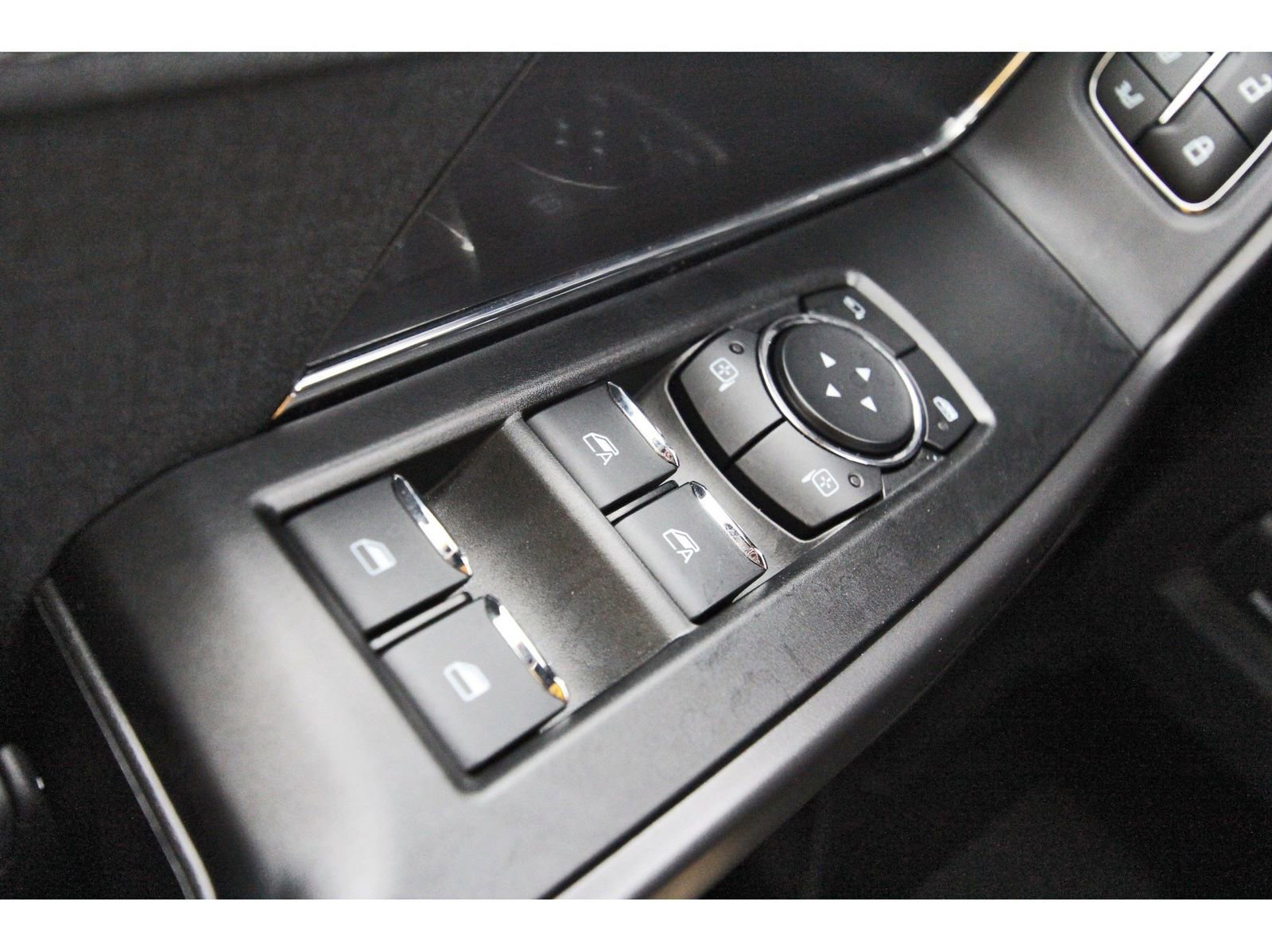 Used 2025 Ford F150 Lariat w/ Equipment Group 502A High image 19