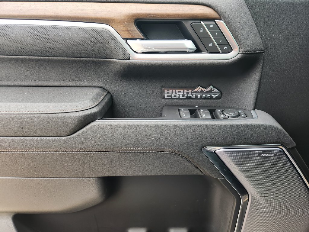 New 2026 Chevrolet Silverado 1500 High Country w/ High Country Premium Package AWD/4WD image 17