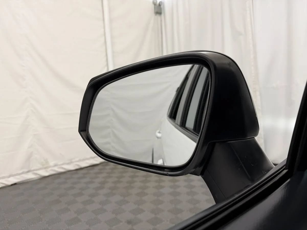 Used 2019 Toyota RAV4 LE AWD/4WD image 14
