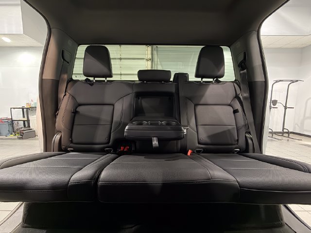 Used 2025 GMC Sierra 1500 SLT AWD/4WD image 26