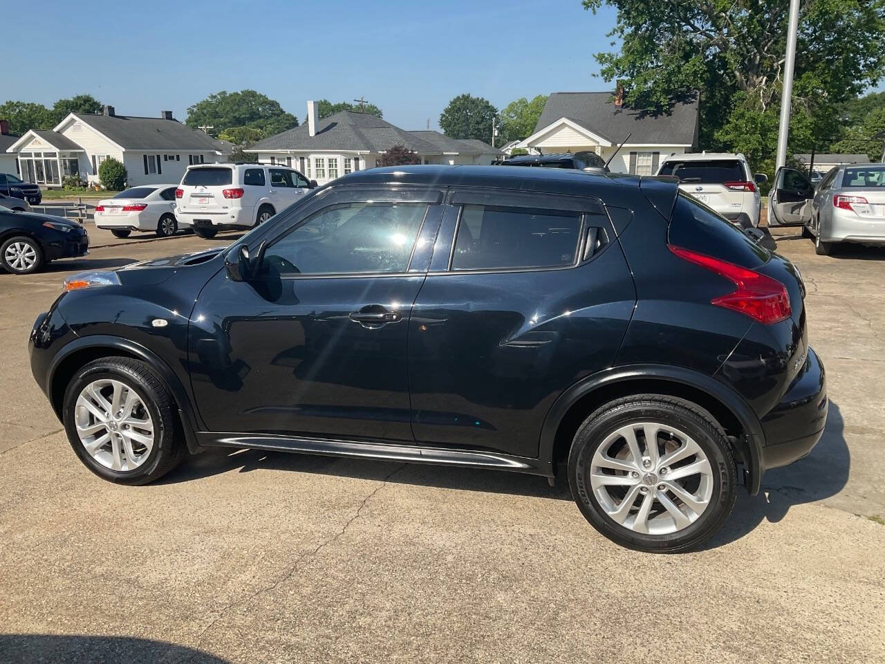 Used 2014 Nissan Juke SV FWD image 5