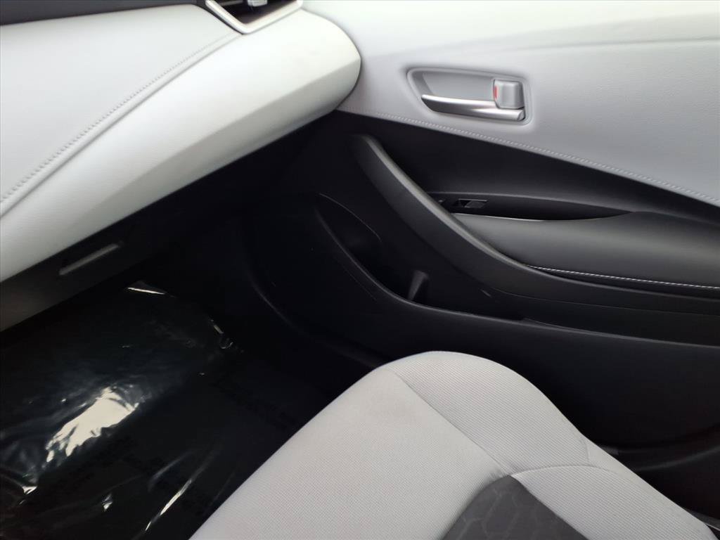 Used 2025 Toyota Corolla SE w/ SE Package FWD image 22