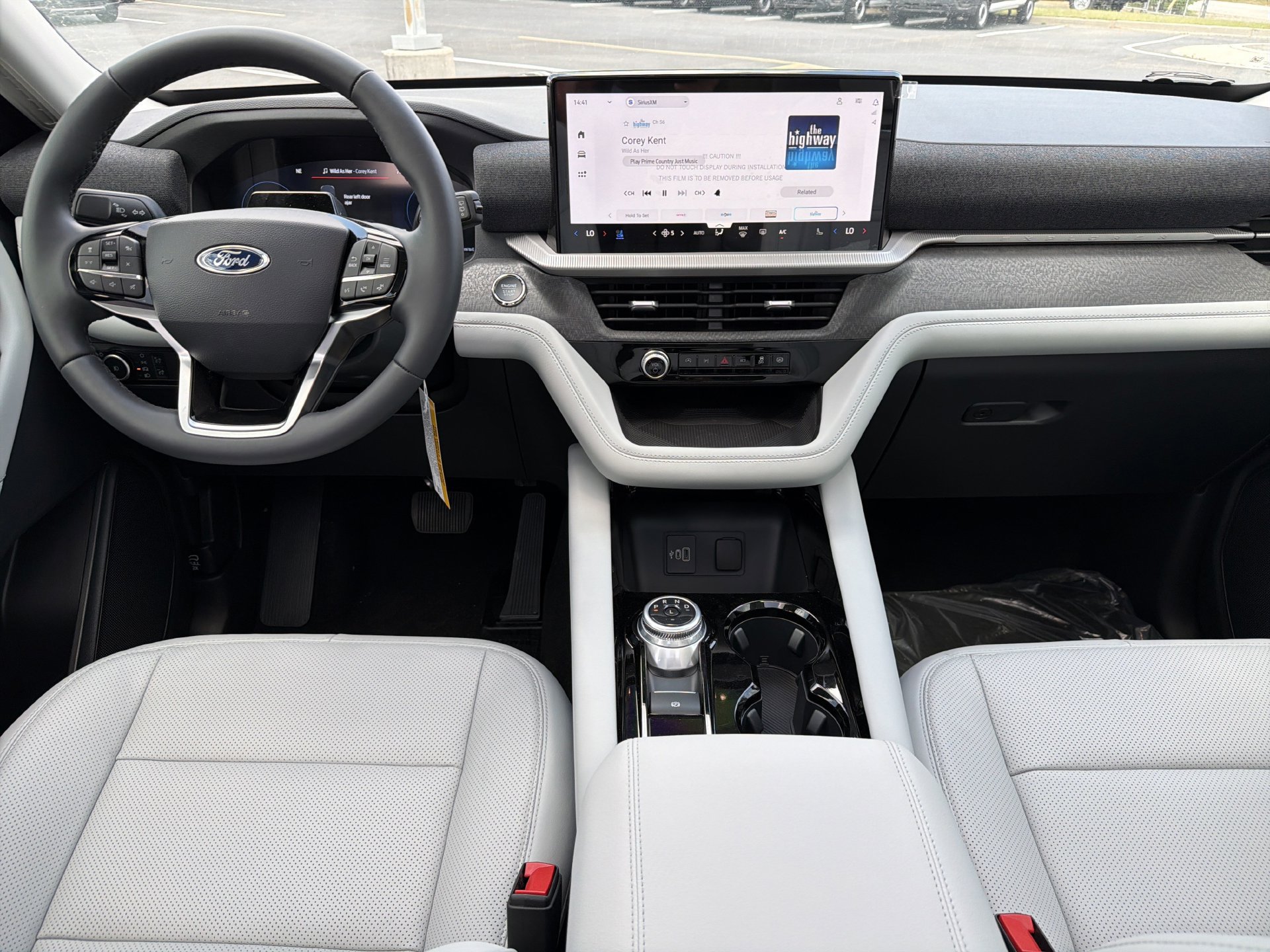 New 2026 Ford Explorer Platinum w/ LUX Leather Package AWD/4WD image 2